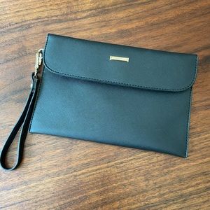 NWOT Women’s Clutch